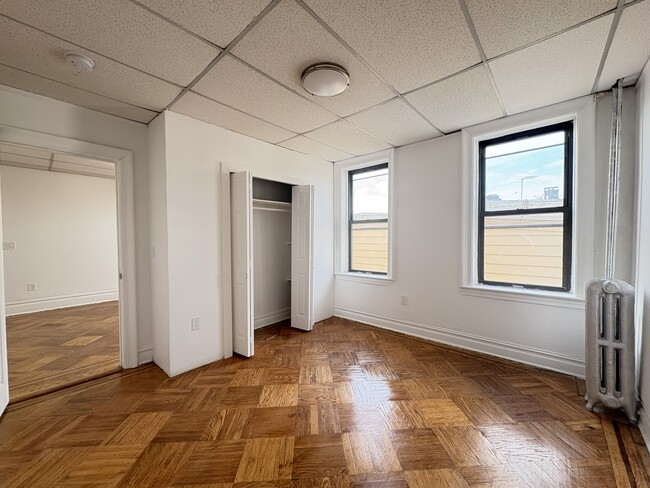 995 Summit Ave 302 - 997 Summit Ave Unit 302