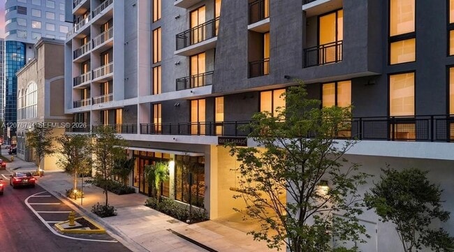 329 NE 28th St Unit 707