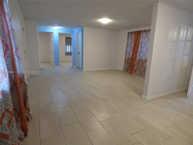 Photo - 1135 E Voorhis Ave