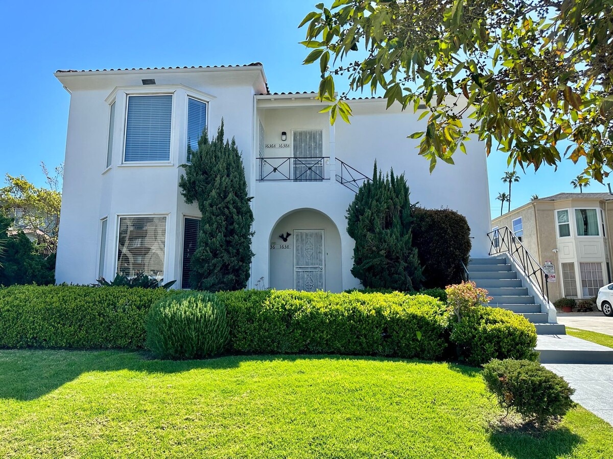 Photo - 1636 Crenshaw