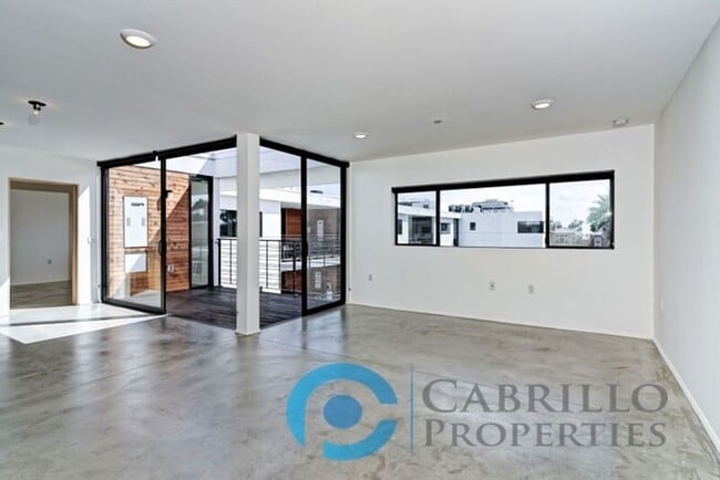 2870 Fourth Ave Unit 409