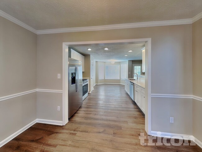 Photo - 407 Emerald Trce