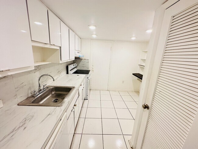 1080 94th St