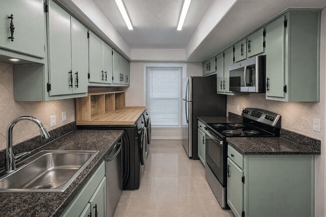 Photo - 7827 Leonora St