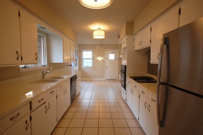 Photo - 3 Bedroom 2 Bathroom 2 Stall Attached Garage - Boone Iowa