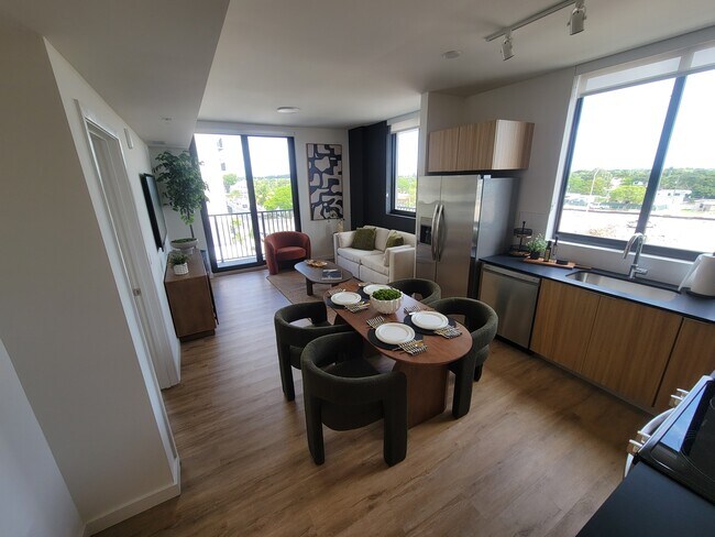 Photo - 858 E 27th St Unit B8