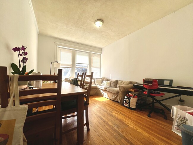 Photo - 153 Strathmore Rd Condo Unit 11