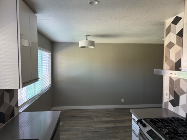 Photo - 11040 Hesby St Unidad 102