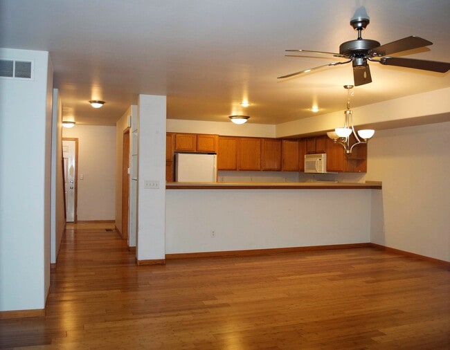 Photo - Large Iowa City Townhouse