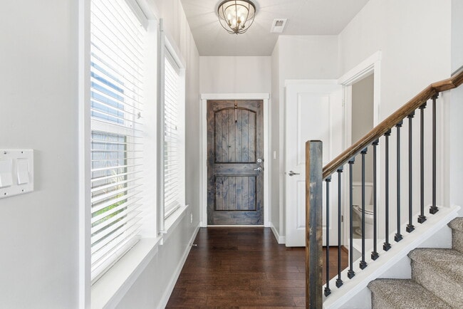 Photo - 9138 W Tillamook Dr