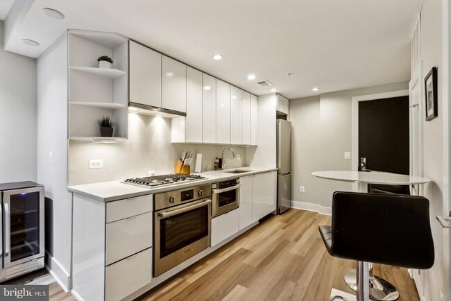 Photo - 1311 13th St NW Unidad T04