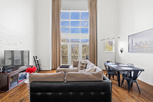 Photo - 1318 N Cleveland Ave Unit 3N