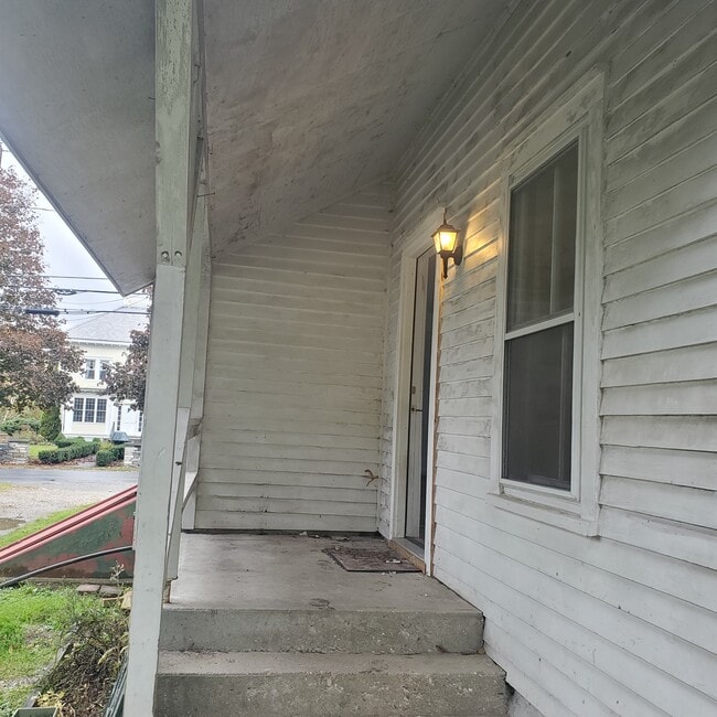 9 Mechanic St Unit B