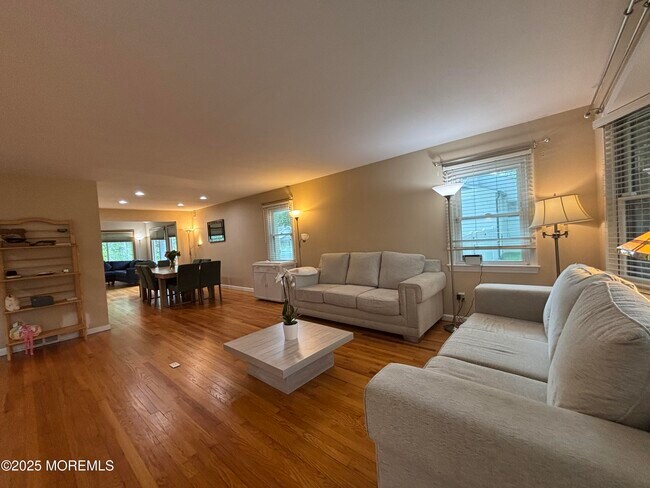 Photo - 187 Elmwood Rd