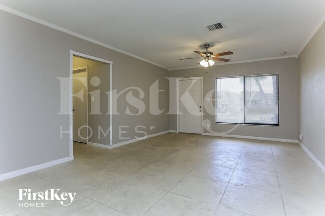3621 NE 12th Terrace