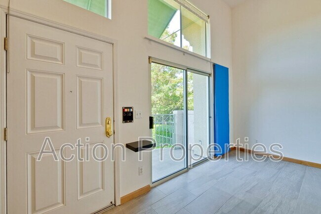 Photo - 158 Holly Ct