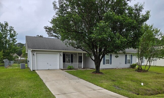 Building Photo - 302 Paddock Pl