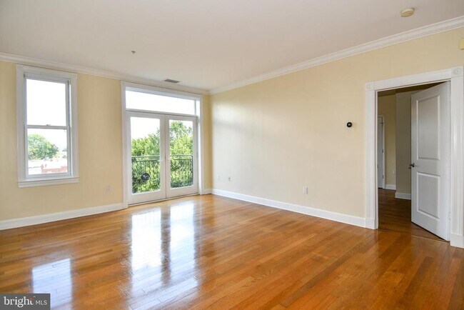 Building Photo - 401 13th St NE Unit PH8 Rental