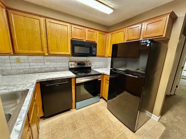 Photo - 221 Simba Way