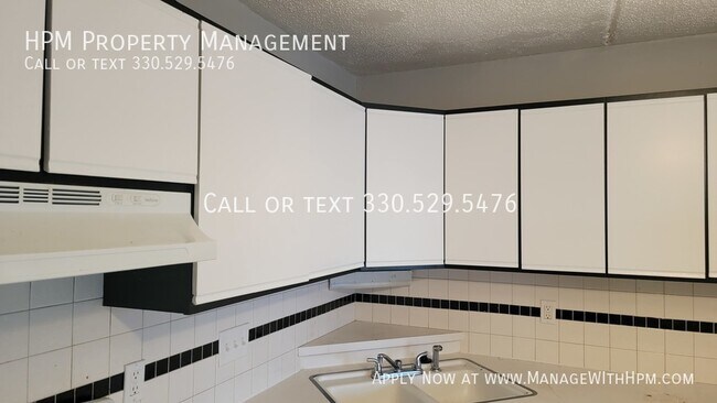 Photo - 725 E Waterloo Rd Unidad F