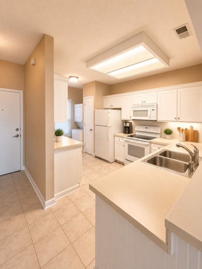 Photo - Harbour Point Condos Unit 302