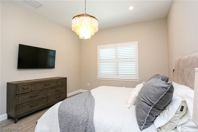 Building Photo - 9716 Everglades Dr