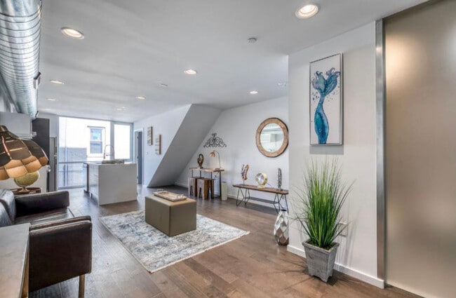 Photo - 629 W Oxford St Unit 2