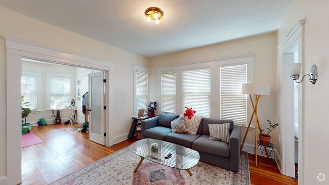 Building Photo - [In-Unit Laundry; Garden] Townhouse-Style ... Unit 1