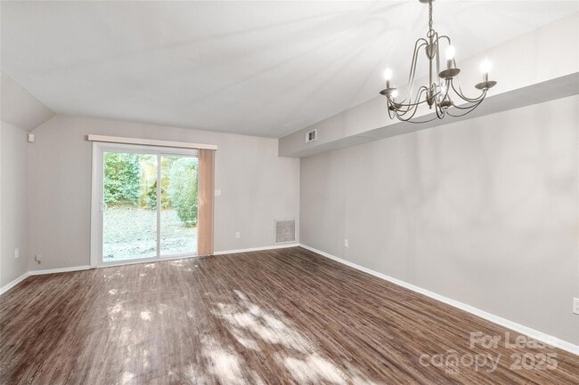 Photo - 951 Hollywood St