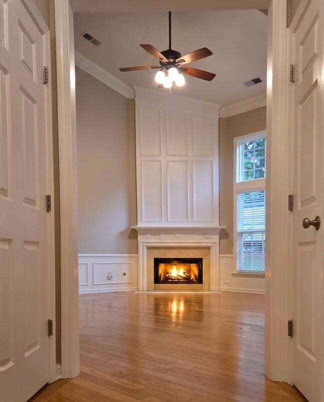 Photo - 2042 Polesdean Ln NW