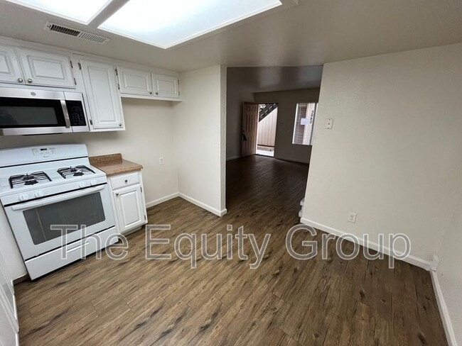 Photo - 3936 W Meadow Ave