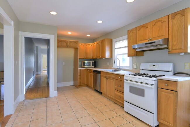 Photo - 75 Munroe St Unit 2