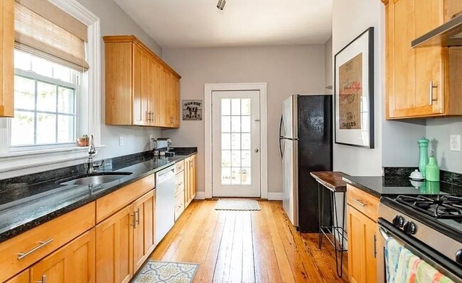 Photo - 262 W Fifth St