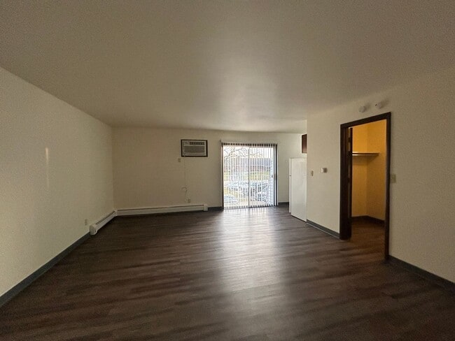 Photo - Colony Court Apartments LLC