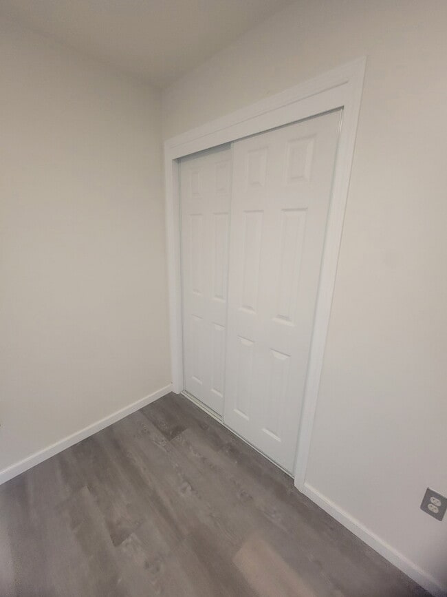 Building Photo - 1940 Darrah St Unit 1940  Darrah St  1