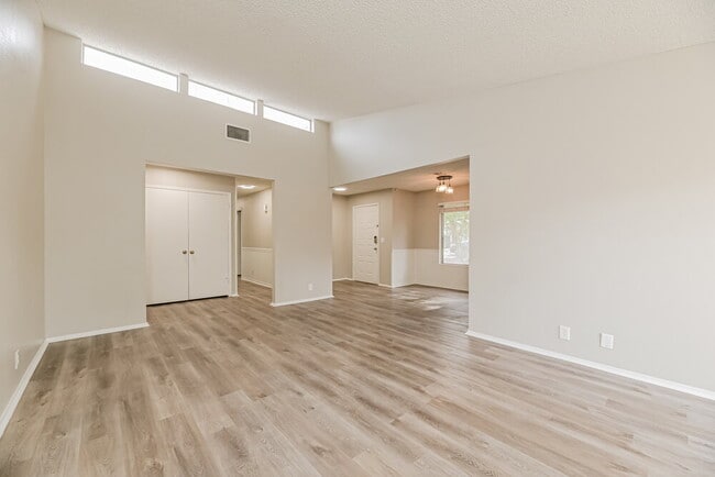 Photo - 763 Heritage Vista Ave