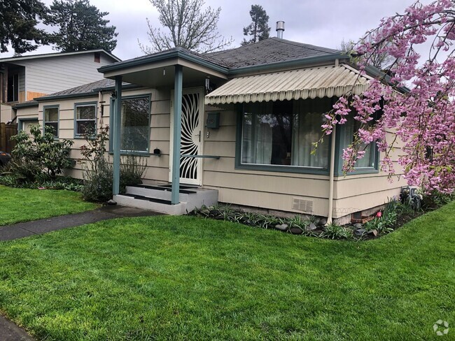 Building Photo - Terrific 2 Bedroom Bungalow in Jefferson W... Rental