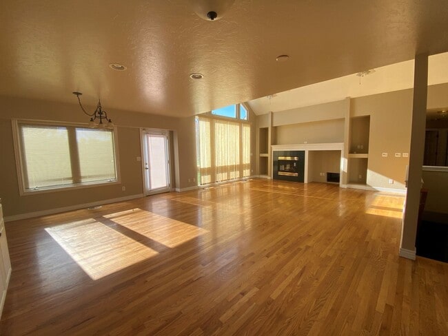 Photo - 322 N 50th Ave