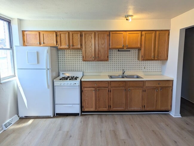 Building Photo - har3227 Unit 3