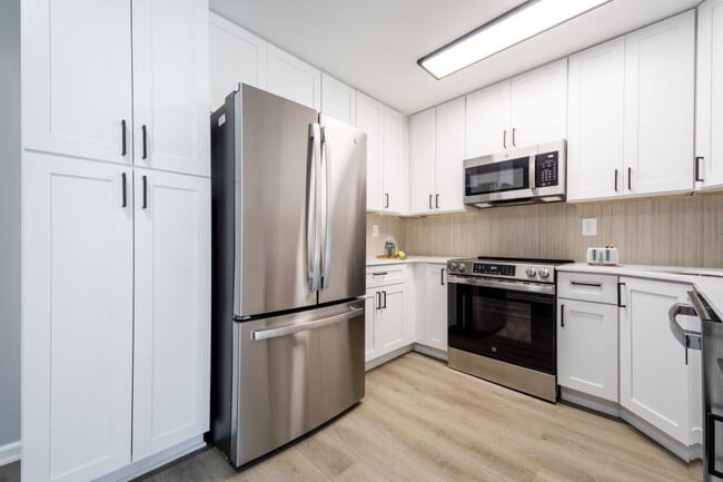 Fox Ridge and Lakeview Park Apartments
