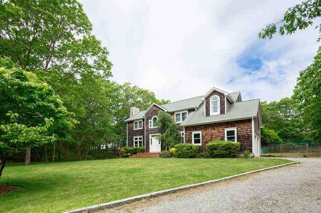 Building Photo - 1 Mountain Laurel Ln