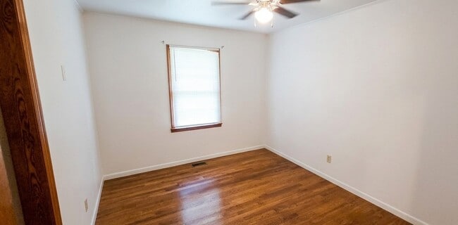 Photo - 389 Collins Rd Unidad Home