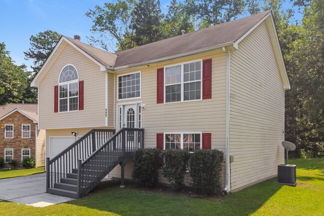 Photo - 465 Marriott Dr