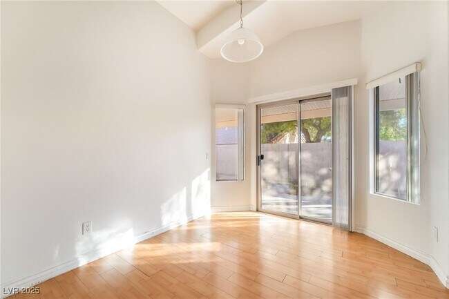 Photo - 11000 Vallerosa St