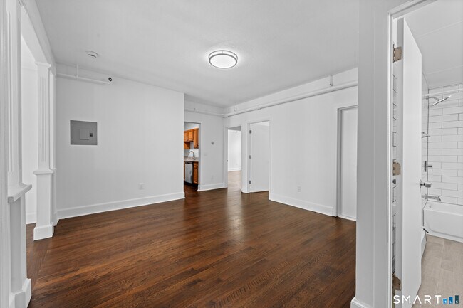 Photo - 187 Bank St Unit 302