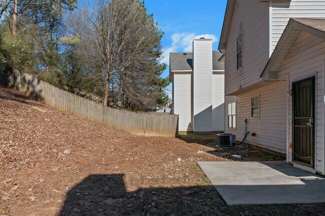 Photo - 2921 Russ Ln