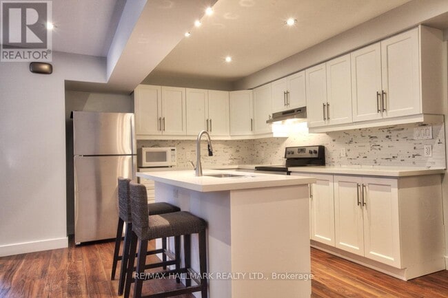 Photo - 73 Lawrence Ave E Unit Ground