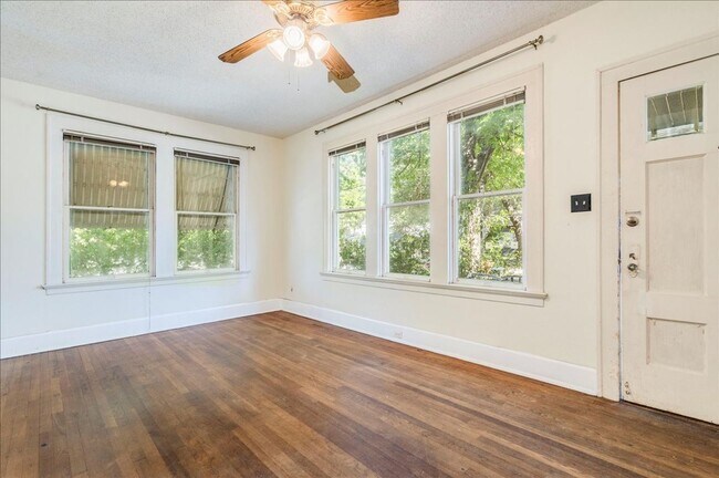 Photo - 1103 W 22nd St Unit C