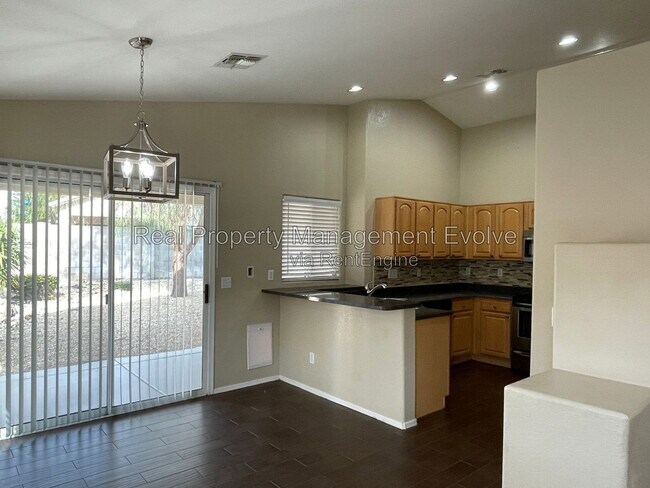 8172 W Mary Ann Dr