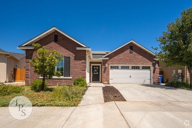 Building Photo - Clovis East Home, 2BR/2BA, Built 2019 in C...